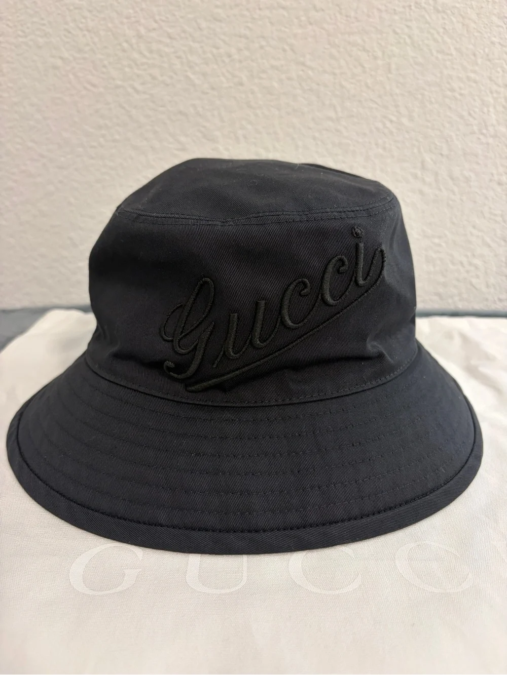 Brand New Gucci Logo Embroidery Bucket Hat In Black Size Small (57 cm)